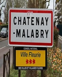 512px-Panneau_entrée_Châtenay_Malabry_3 (1) Chabe01, CC BY-SA 4.0 <https://creativecommons.org/licenses/by-sa/4.0>, via Wikimedia Commons