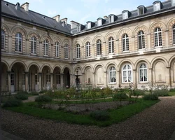 I, Parisette, CC BY-SA 3.0 <http://creativecommons.org/licenses/by-sa/3.0/>, via Wikimedia Commons